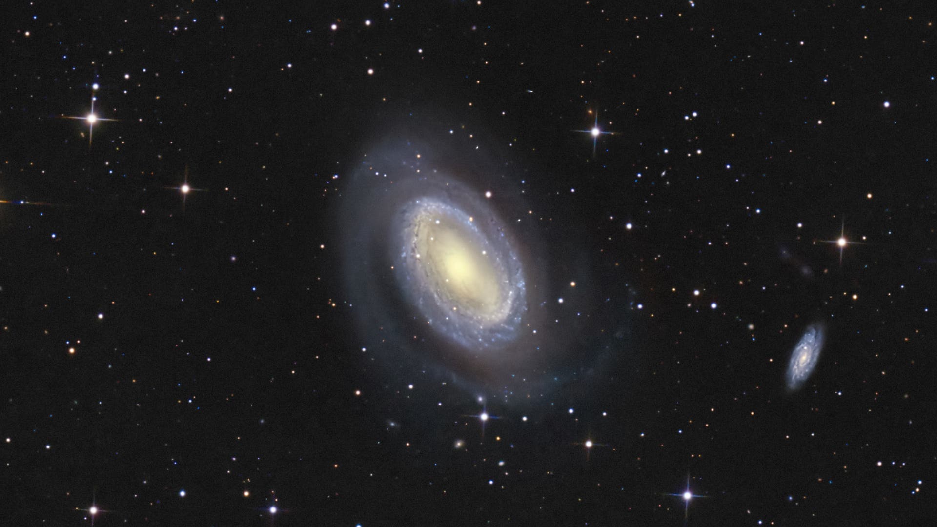 NGC 4725 Spektrum der Wissenschaft